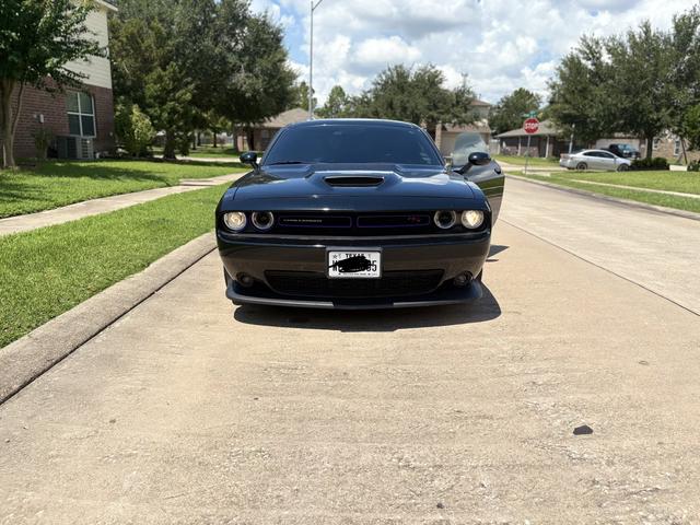 Photo of 2019 Black Dodge Challenger