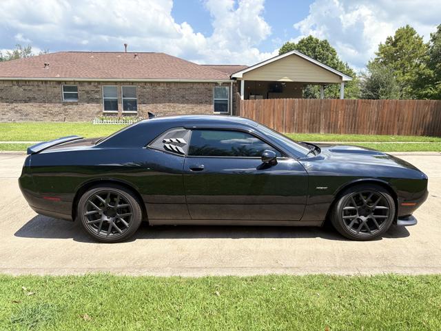 Photo of 2019 Black Dodge Challenger