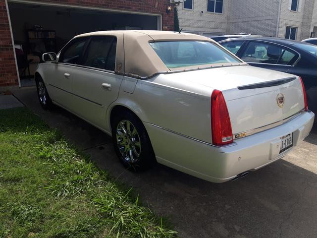 Photo of 2008 White Cadillac DTS