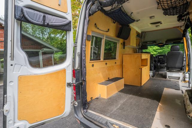 Photo of 2007 Gray Dodge Sprinter