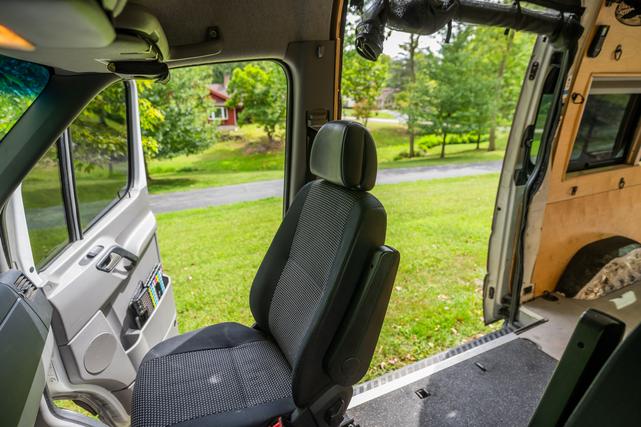 Photo of 2007 Gray Dodge Sprinter