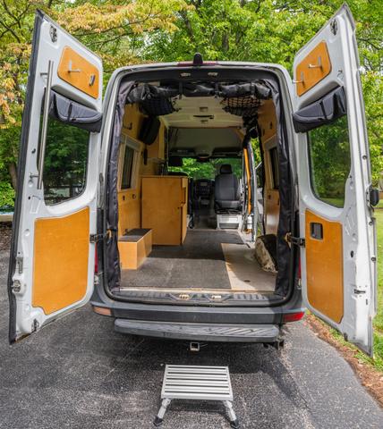 Photo of 2007 Gray Dodge Sprinter