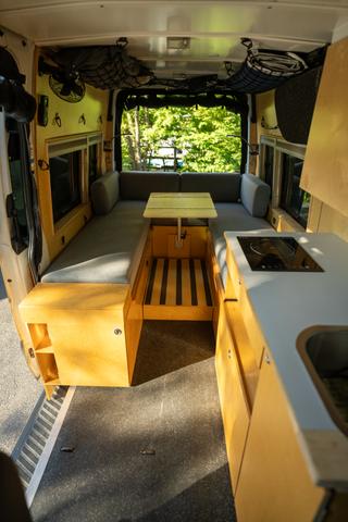 Photo of 2007 Gray Dodge Sprinter