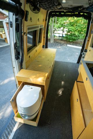 Photo of 2007 Gray Dodge Sprinter