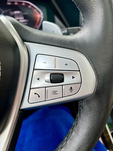 Photo of 2021 Gray BMW X7