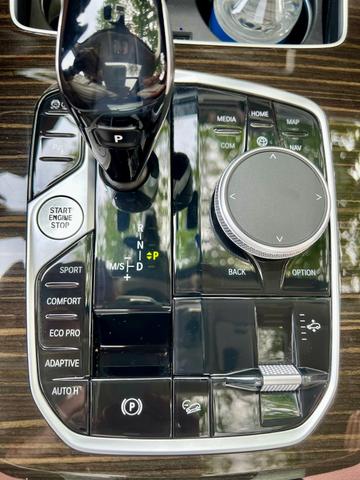 Photo of 2021 Gray BMW X7