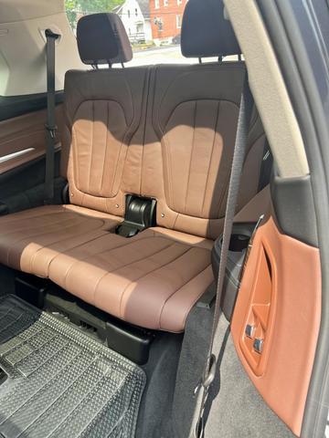 Photo of 2021 Gray BMW X7
