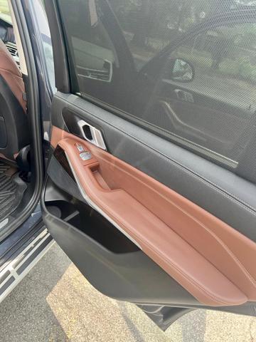 Photo of 2021 Gray BMW X7