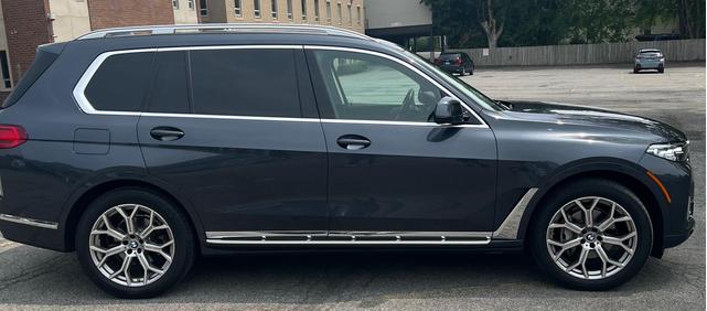 Photo of 2021 Gray BMW X7