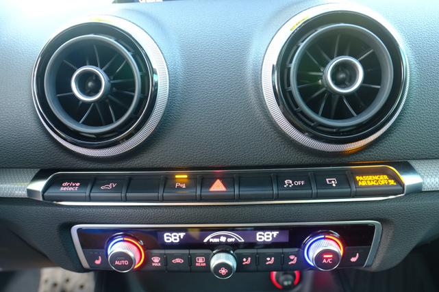 Photo of 2016 Gray Audi A3 e-tron