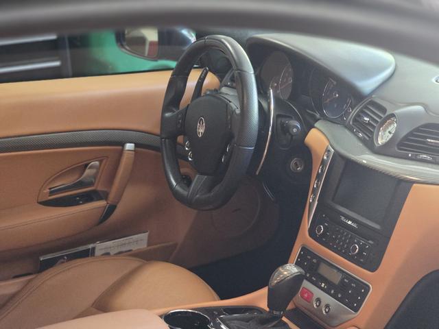 Photo of 2015 Gray Maserati GranTurismo