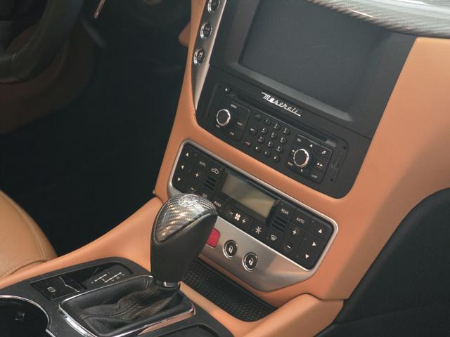 Photo of 2015 Gray Maserati GranTurismo