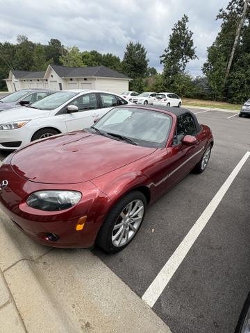 Photo of 2008 Red Mazda MX-5 Miata