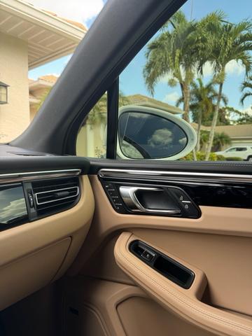 Photo of 2024 White Porsche Macan