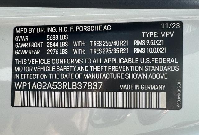 Photo of 2024 White Porsche Macan