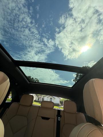 Photo of 2024 White Porsche Macan