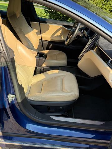 Photo of 2016 Blue Tesla Model S
