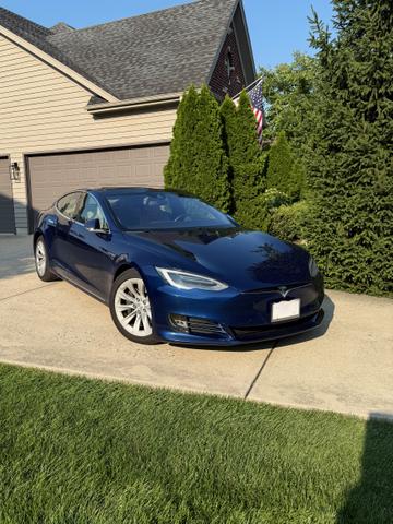Photo of 2016 Blue Tesla Model S