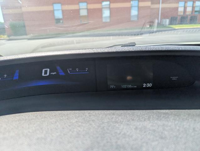 Photo of 2015 White Honda Civic