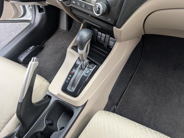 Photo of 2015 White Honda Civic
