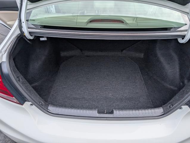 Photo of 2015 White Honda Civic