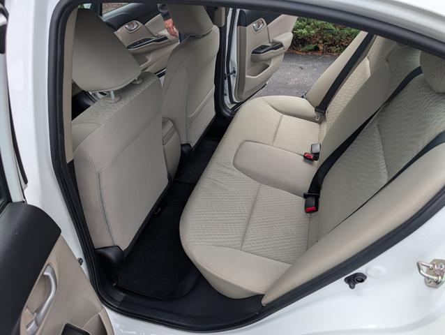 Photo of 2015 White Honda Civic