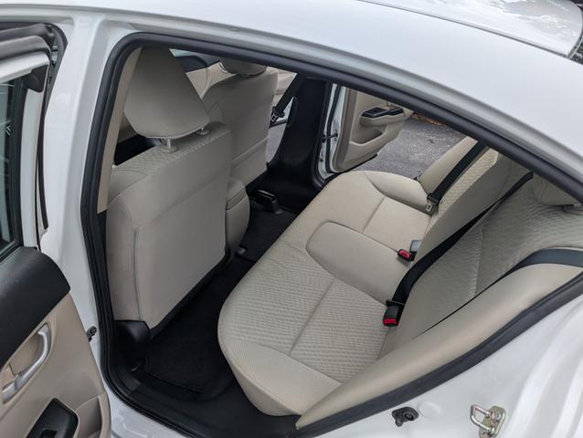 Photo of 2015 White Honda Civic