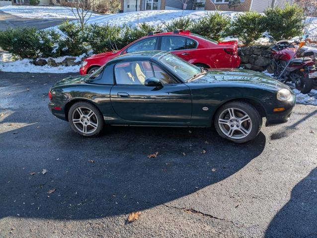 Photo of 2001 Green Mazda MX-5 Miata