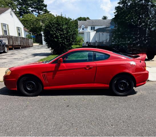 Photo of 2004 Red Hyundai Tiburon