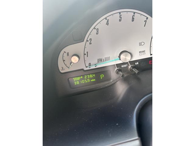Photo of 2002 White Ford Thunderbird