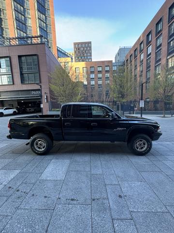 Photo of 2000 Black Dodge Dakota