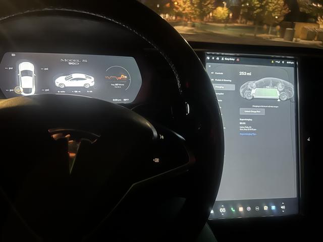 Photo of 2016 White Tesla Model S