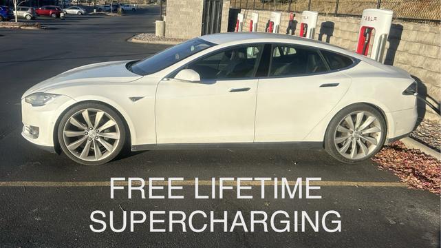 Photo of 2016 White Tesla Model S