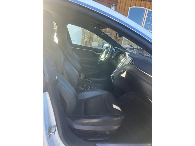Photo of 2016 White Tesla Model S