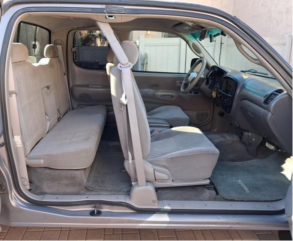 Photo of 2000 Gray Toyota Tundra