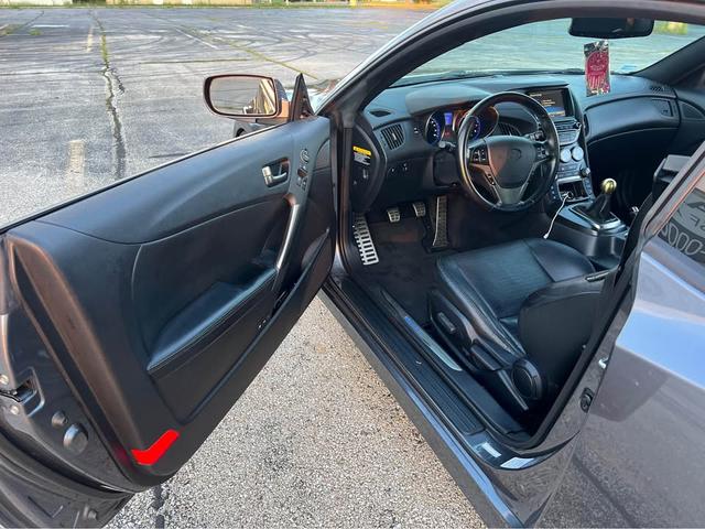 Photo of 2016 Gray Hyundai Genesis Coupe