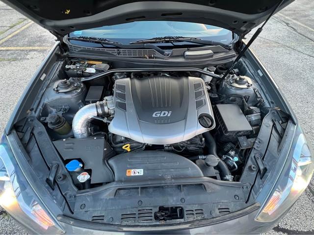 Photo of 2016 Gray Hyundai Genesis Coupe
