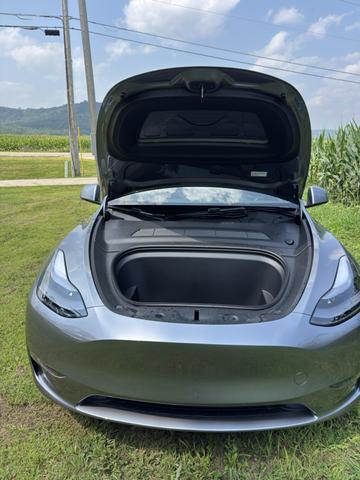 Photo of 2025 Silver Tesla Model Y