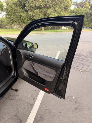 Photo of 2003 Black Volkswagen Jetta