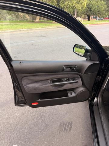 Photo of 2003 Black Volkswagen Jetta