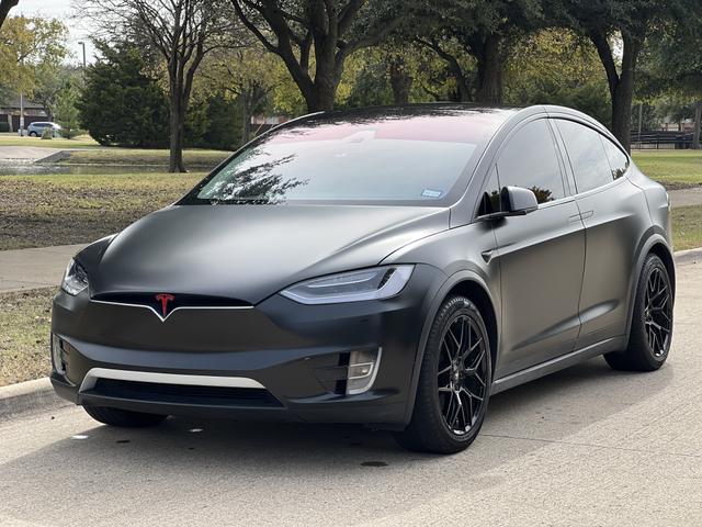 Photo of 2017 White Tesla Model X