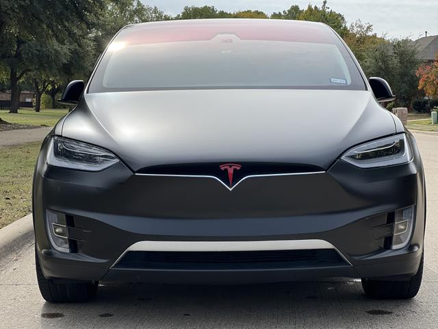 Photo of 2017 White Tesla Model X