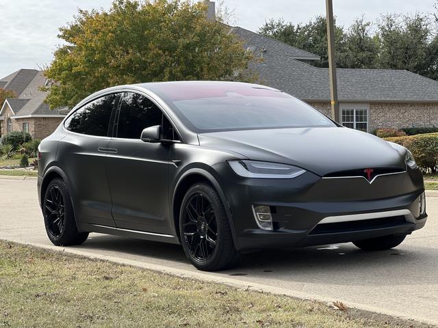 Photo of 2017 White Tesla Model X