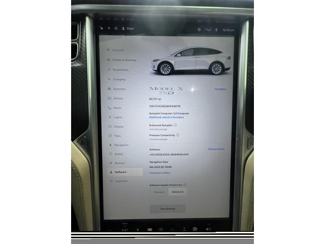 Photo of 2017 White Tesla Model X