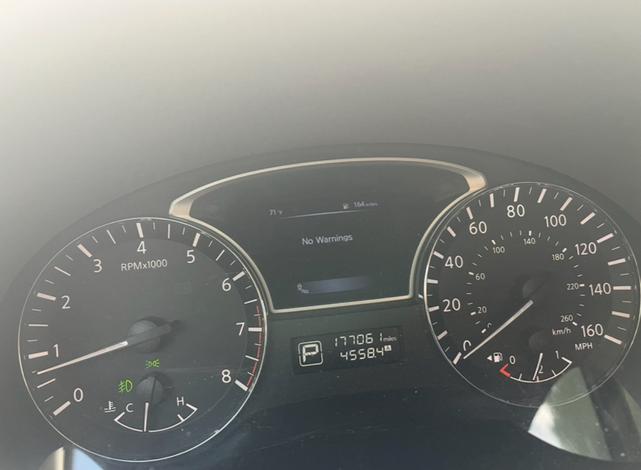 Photo of 2015 Red Nissan Altima