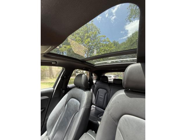 Photo of 2015 White Audi Q3