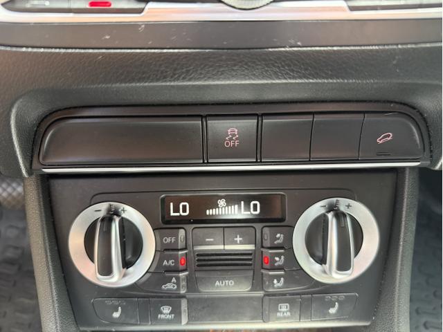 Photo of 2015 White Audi Q3