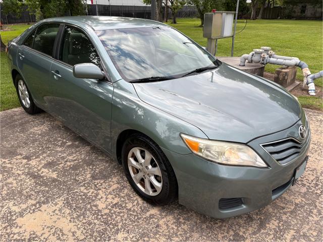 Photo of 2011 Green Toyota Camry
