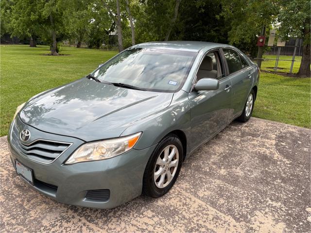 Photo of 2011 Green Toyota Camry