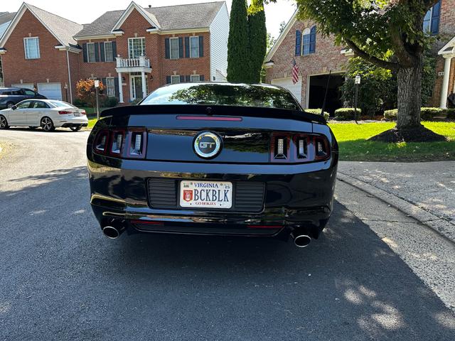 Photo of 2013 Black Ford Mustang